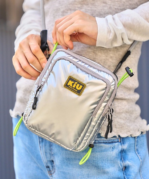 KiU(キウ)の「KiU/キウ ショルダーバッグ パフィーミニクロスバッグ K485(ショルダーバッグ・メンズ・シルバー/ブラック/サックスブルー・FREE)」の20枚目の写真
