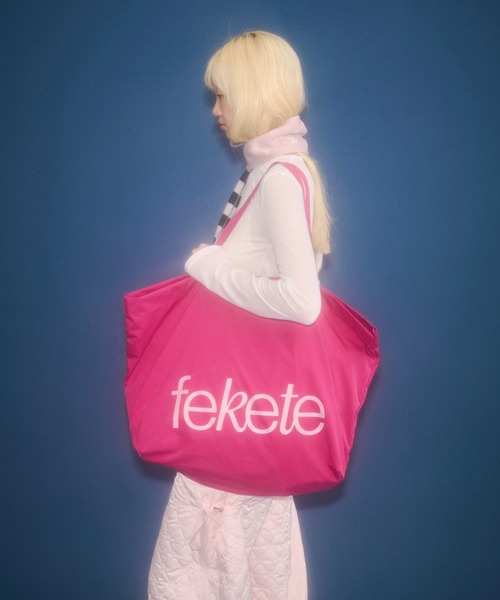 FEKETE（フェケテ）の「fekete big tote bag / feketeロゴビッグトートバッグ（トートバッグ・レディース・ブラック/ピンク・FREE）」の8枚目の写真