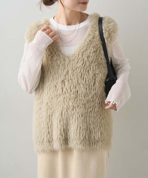 PUAL CE CIN（ピュアルセシン）の「シャギーニットベスト（ベスト・レディース・ベージュ/チャコールグレー・FREE）」の4枚目の写真