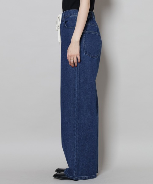 NANO universe（ナノユニバース）の「ドロストワイドデニムパンツ（デニムパンツ・レディース・ネイビー/ダークネイビー/ライトブルー・FREE）」の13枚目の写真