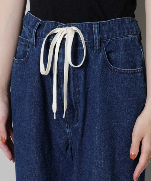 NANO universe（ナノユニバース）の「ドロストワイドデニムパンツ（デニムパンツ・レディース・ネイビー/ダークネイビー/ライトブルー・FREE）」の17枚目の写真