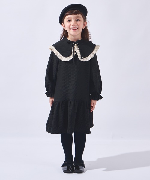 ever closet(エバークローゼット)の「裾フリルワンピース(ワンピース・キッズ・ライトベージュ/ブラック・110cm/100cm/140cm/130cm/120cm/90cm)」の2枚目の写真