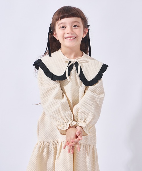 ever closet(エバークローゼット)の「裾フリルワンピース(ワンピース・キッズ・ライトベージュ/ブラック・110cm/100cm/140cm/130cm/120cm/90cm)」の11枚目の写真