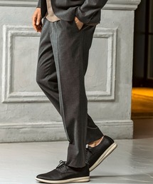 AKM（エイケイエム）の「【WEB・直営店限定】AKM Contemporary(エイケイエムコンテンポラリー)ウールブレンド テーパードシルエット スラックス（スラックス）」
