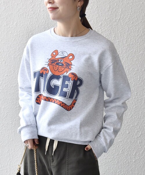 SHIPS any（シップス エニィ）の「The BOOK STORE:〈洗濯機可能〉タイガー プリント 裏起毛 スウェット（Tシャツ/カットソー・レディース・ホワイト/ライトグレー・ONE SIZE）」の14枚目の写真