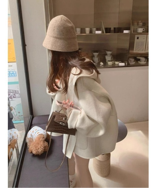Ritzy(リッツィー)の「フード付き オーバーサイズ コート(その他アウター・レディース・ベージュ/ピンク・M/L)」の4枚目の写真
