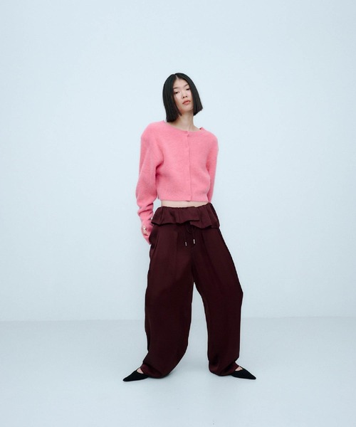THINGS THAT MATTER（シングス ザット マター）の「PEPLUM SATIN EASY PANTS / ペプラム サテン イージー パンツ（その他パンツ・レディース・ブラウン/ネイビー/ブラック・1/2）」の7枚目の写真