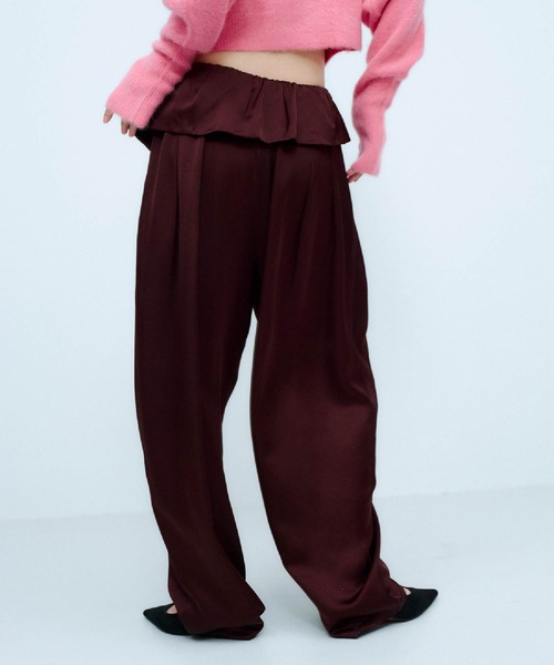 THINGS THAT MATTER（シングス ザット マター）の「PEPLUM SATIN EASY PANTS / ペプラム サテン イージー パンツ（その他パンツ・レディース・ブラウン/ネイビー/ブラック・1/2）」の6枚目の写真