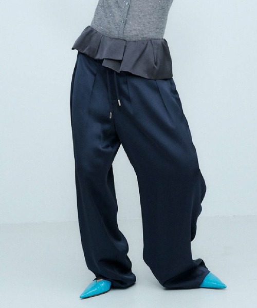 THINGS THAT MATTER（シングス ザット マター）の「PEPLUM SATIN EASY PANTS / ペプラム サテン イージー パンツ（その他パンツ・レディース・ブラウン/ネイビー/ブラック・1/2）」の9枚目の写真