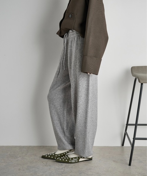 THE YOn（ザヨン）の「ニットジョガーパンツ（その他パンツ・レディース・グレー/アイボリー/ブラウン・FREE）」の6枚目の写真
