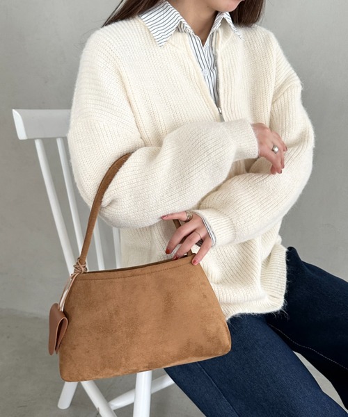 wears(ウェアーズ)の「ポーチ/サングラスホルダー付きスウェード風ワンハンドルバッグ(ハンドバッグ・レディース・キャメル/マスタード/ブラウン/グリーン/ブラック・FREE)」の12枚目の写真