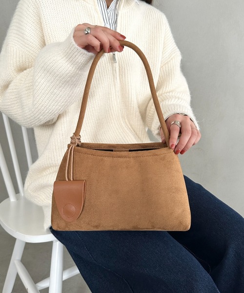 wears(ウェアーズ)の「ポーチ/サングラスホルダー付きスウェード風ワンハンドルバッグ(ハンドバッグ・レディース・キャメル/マスタード/ブラウン/グリーン/ブラック・FREE)」の13枚目の写真