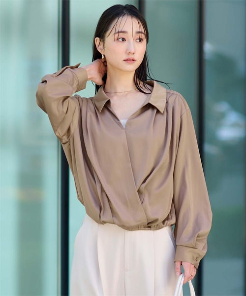 UR'S(ユアーズ)の「サテンカシュクールブラウス(シャツ/ブラウス・レディース・ネイビー/ベージュ・S/L/M)」の9枚目の写真