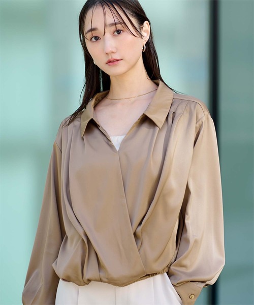 UR'S(ユアーズ)の「サテンカシュクールブラウス(シャツ/ブラウス・レディース・ネイビー/ベージュ・S/L/M)」の10枚目の写真