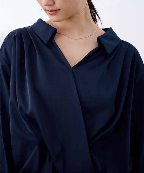 UR'S(ユアーズ)の「サテンカシュクールブラウス(シャツ/ブラウス・レディース・ネイビー/ベージュ・S/L/M)」の12枚目の写真