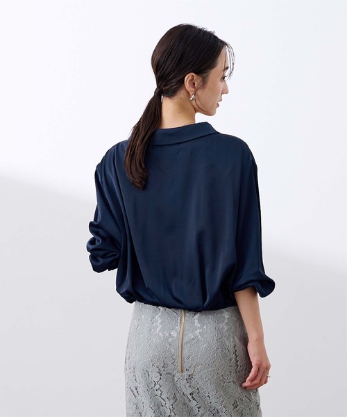 UR'S(ユアーズ)の「サテンカシュクールブラウス(シャツ/ブラウス・レディース・ネイビー/ベージュ・S/L/M)」の13枚目の写真