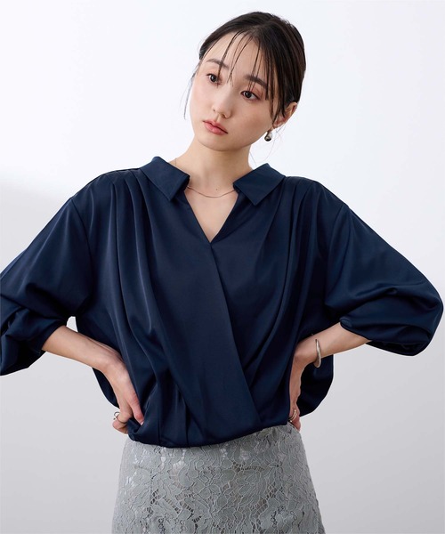 UR'S(ユアーズ)の「サテンカシュクールブラウス(シャツ/ブラウス・レディース・ネイビー/ベージュ・S/L/M)」の14枚目の写真