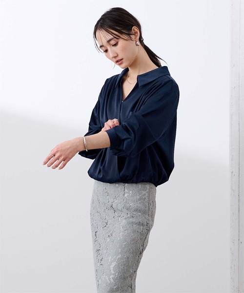 UR'S(ユアーズ)の「サテンカシュクールブラウス(シャツ/ブラウス・レディース・ネイビー/ベージュ・S/L/M)」の15枚目の写真