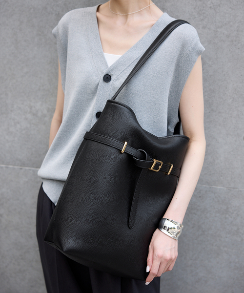 SLOBE IENA(スローブイエナ)の「《WEB限定/追加3》SLOBE ベルトスクエアトートバッグ(ショルダーバッグ・レディース・ブラック・FREE)」の17枚目の写真