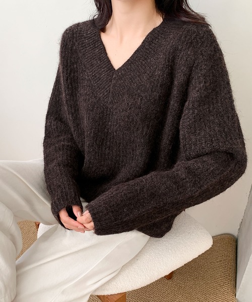 LOWO（ロワ）の「オーバーサイズ ニット 長袖 セーター Vネック トップス プルオーバー 秋冬（ニット/セーター・レディース・ベージュ/ブラウン/ブラック/グレー/チャコールグレー・FREE）」の14枚目の写真