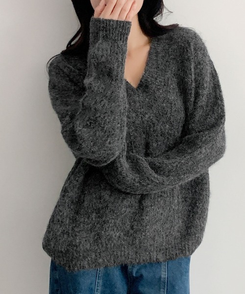 LOWO（ロワ）の「オーバーサイズ ニット 長袖 セーター Vネック トップス プルオーバー 秋冬（ニット/セーター・レディース・ベージュ/ブラウン/ブラック/グレー/チャコールグレー・FREE）」の17枚目の写真