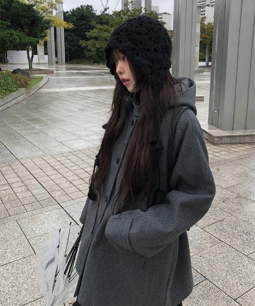 anyonemore(エニワンモア)の「花モチーフクロシェ編みボンネットニット帽(ニットキャップ/ビーニー・レディース・ブラック・FREE)」の4枚目の写真