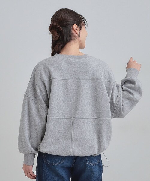 SHOO・LA・RUE（シューラルー）の「ゆったりシルエットの ドロスト裏シャギースウェット（スウェット・レディース・ブラック/ベージュ/ライトグレー・00）」の5枚目の写真