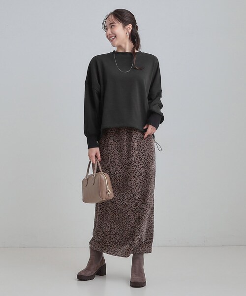 SHOO・LA・RUE（シューラルー）の「ゆったりシルエットの ドロスト裏シャギースウェット（スウェット・レディース・ブラック/ベージュ/ライトグレー・00）」の10枚目の写真