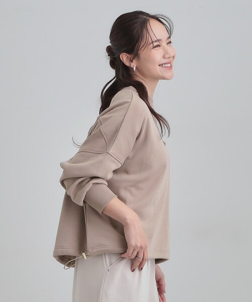 SHOO・LA・RUE（シューラルー）の「ゆったりシルエットの ドロスト裏シャギースウェット（スウェット・レディース・ブラック/ベージュ/ライトグレー・00）」の13枚目の写真