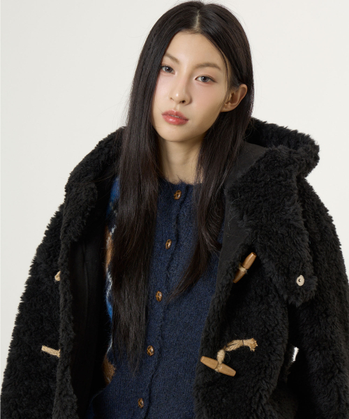 ファーダッフルハーフコートブラック（ムートンコート）｜UNKNOWN