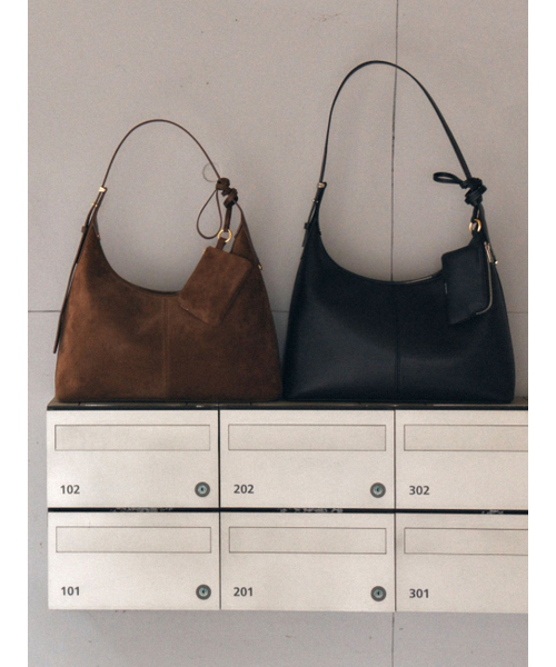 DEMERIEL（ドゥメリエル）の「Veneta Hobo Bag Medium Black（ショルダーバッグ・レディース・その他・FREE）」の4枚目の写真