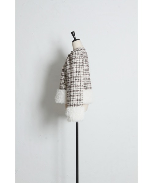 tocco closet（トッコ　クローゼット）の「【ZOZO限定】ラメループツイードファージャケット（ノーカラージャケット・レディース・ブラウン/レッド/ブラック・M）」の7枚目の写真