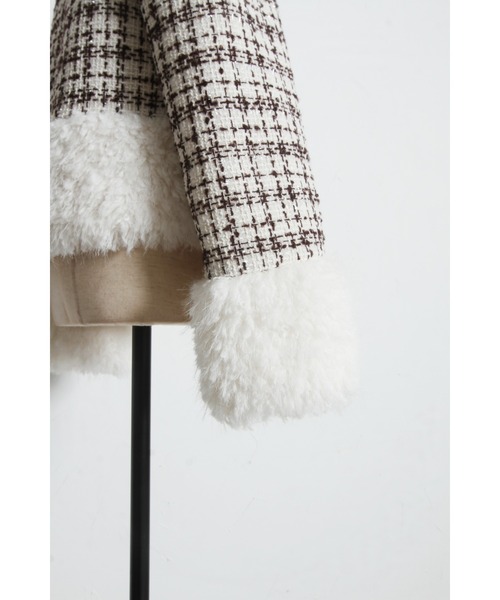 tocco closet（トッコ　クローゼット）の「【ZOZO限定】ラメループツイードファージャケット（ノーカラージャケット・レディース・ブラウン/レッド/ブラック・M）」の14枚目の写真