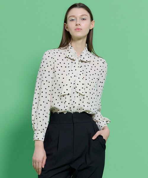 TOCCA(トッカ)の「PROMISE RIBBON ROSETTE ドット柄ブラウス(シャツ/ブラウス・レディース・アイボリー系5/ブラック系5・0/4)」の19枚目の写真