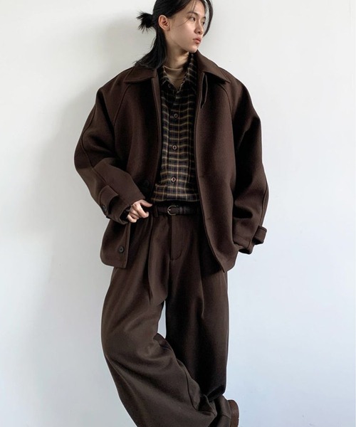 AsheKsha(アシクシャ)の「ラペル付きゆったりボタンコート:シンプルでカジュアルなユニセックス秋冬モデル(その他アウター・レディース・ブラウン・M/L)」の6枚目の写真