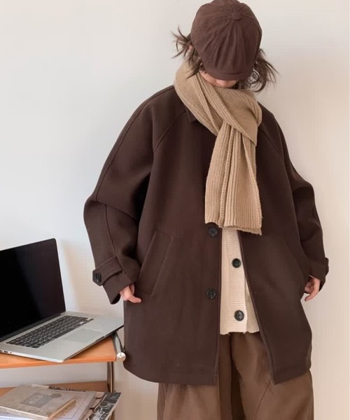 AsheKsha(アシクシャ)の「ラペル付きゆったりボタンコート:シンプルでカジュアルなユニセックス秋冬モデル(その他アウター・レディース・ブラウン・M/L)」の10枚目の写真
