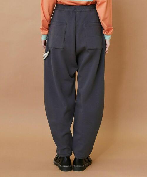 FRAPBOIS(フラボア)の「アクティー パンツ(その他パンツ・レディース・ブラック/チャコールグレー・1/2)」の4枚目の写真