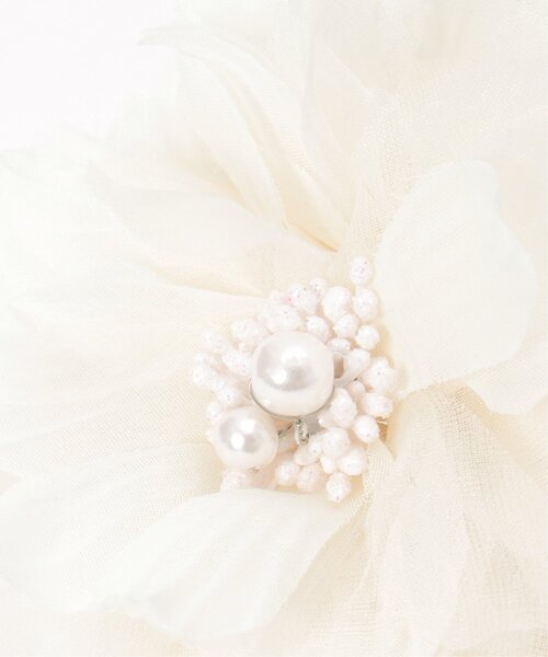 ikka（イッカ）の「【フォーマル対応】フラワーコサージュ（ブローチ/コサージュ・レディース・ベージュ/オフホワイト/クリーム/ライトグレー/ホワイト・FREE）」の21枚目の写真