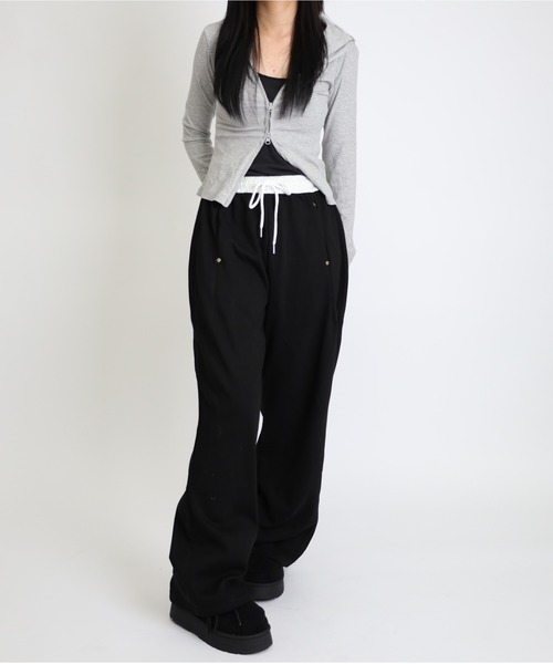 Vini(ヴィニ)の「ワイドスウェットパンツ(スウェットパンツ・レディース・ホワイト/グレー/ブラック・MEDIUM)」の14枚目の写真