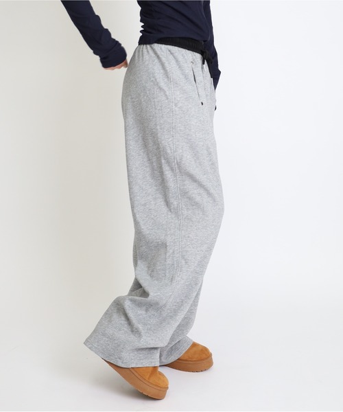 Vini(ヴィニ)の「ワイドスウェットパンツ(スウェットパンツ・レディース・ホワイト/グレー/ブラック・MEDIUM)」の19枚目の写真