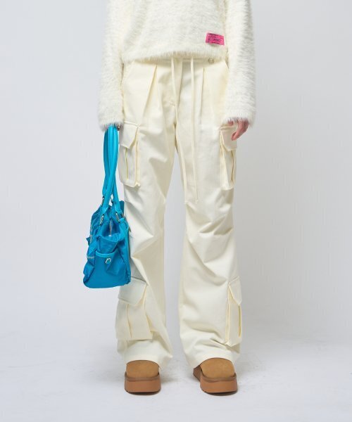 320SHOWROOM(320ショールーム)の「4Cargo Pocket Pintuck Keyring Straight Pants Cream(その他パンツ・レディース・その他・MEDIUM/SMALL)」の1枚目の写真