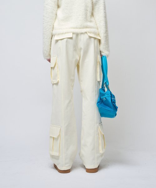 320SHOWROOM(320ショールーム)の「4Cargo Pocket Pintuck Keyring Straight Pants Cream(その他パンツ・レディース・その他・MEDIUM/SMALL)」の2枚目の写真