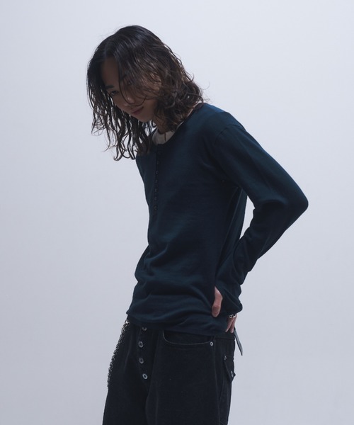 INTER FACTORY（インターファクトリー）の「takumu（MUU STUDIO） - Ensemble high gauge Henley neck knit / アンサンブルハイゲージヘンリーネックニット（ニット/セーター・メンズ・ネイビー/パープル/ブラック・3/2）」の19枚目の写真