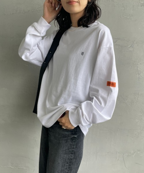 UNIVERSAL OVERALL（ユニバーサルオーバーオール）の「[UNIVERSAL OVERALL/ユニバーサルオーバーオール] 別注 ワンポイントロゴ刺繍 ロングスリーブTシャツ（Tシャツ/カットソー・レディース・オートミール/ホワイト/ブラック/ブルーグレー/ネイビー/ダークグレー/ブラウン・S/M/L）」の22枚目の写真