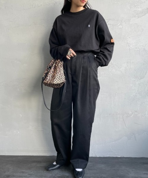 UNIVERSAL OVERALL（ユニバーサルオーバーオール）の「[UNIVERSAL OVERALL/ユニバーサルオーバーオール] 別注 ワンポイントロゴ刺繍 ロングスリーブTシャツ（Tシャツ/カットソー・レディース・オートミール/ホワイト/ブラック/ブルーグレー/ネイビー/ダークグレー/ブラウン・S/M/L）」の14枚目の写真