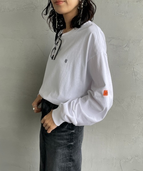 UNIVERSAL OVERALL（ユニバーサルオーバーオール）の「[UNIVERSAL OVERALL/ユニバーサルオーバーオール] 別注 ワンポイントロゴ刺繍 ロングスリーブTシャツ（Tシャツ/カットソー・レディース・オートミール/ホワイト/ブラック/ブルーグレー/ネイビー/ダークグレー/ブラウン・S/M/L）」の22枚目の写真