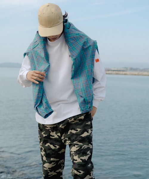 UNIVERSAL OVERALL（ユニバーサルオーバーオール）の「[UNIVERSAL OVERALL/ユニバーサルオーバーオール] 別注 ワンポイントロゴ刺繍 ロングスリーブTシャツ（Tシャツ/カットソー・レディース・オートミール/ホワイト/ブラック/ブルーグレー/ネイビー/ダークグレー/ブラウン・S/M/L）」の11枚目の写真