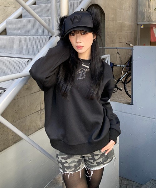 lilful（リルフル）の「羽モチーフ ラインストーン バックデザイン 裏起毛スウェット（スウェット・レディース・オートミール/ブラック/グレー・F）」の7枚目の写真