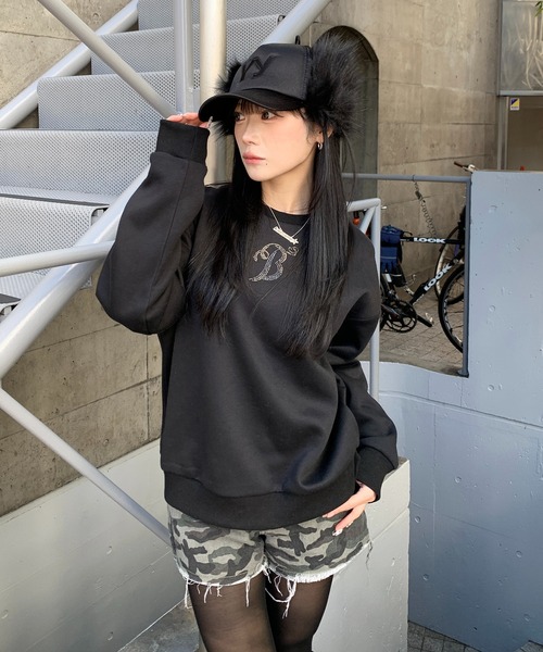 lilful（リルフル）の「羽モチーフ ラインストーン バックデザイン 裏起毛スウェット（スウェット・レディース・オートミール/ブラック/グレー・F）」の9枚目の写真