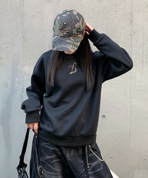 lilful（リルフル）の「羽モチーフ ラインストーン バックデザイン 裏起毛スウェット（スウェット・レディース・オートミール/ブラック/グレー・F）」の18枚目の写真